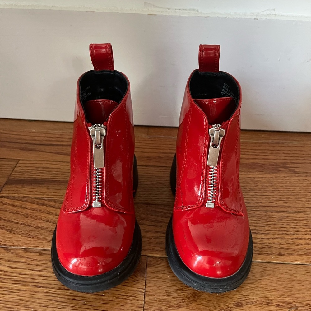 GAP toddler Red Patent Zip Front Boots - Picture 4 of 4